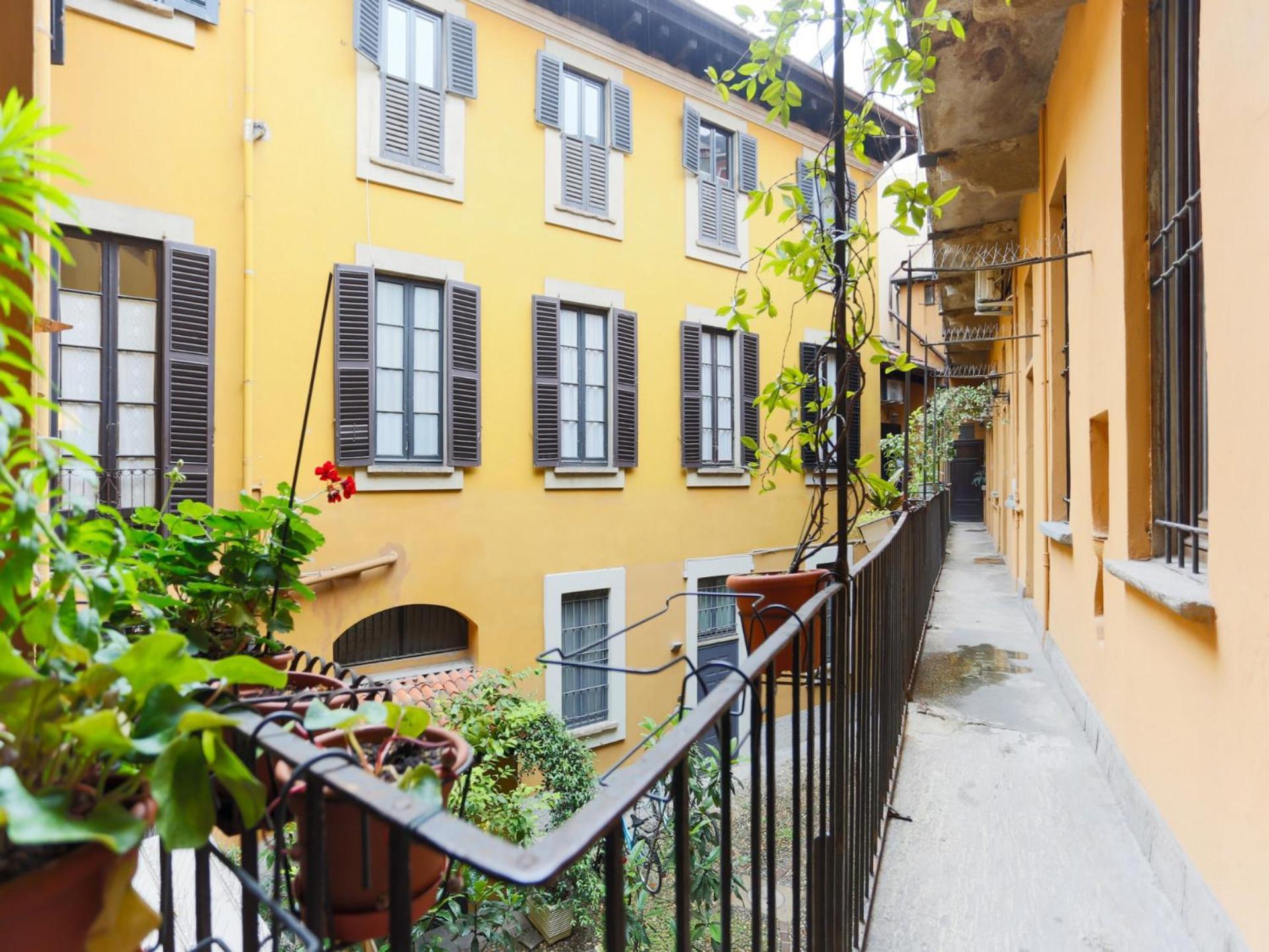 The Best Rent - Characteristic Apartment In Crocetta Area Milão Exterior foto